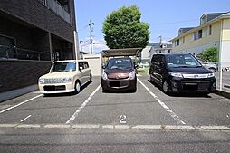 11 / 16