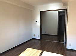 ジョルニ・フェリーチ 301 3階1Kのリビング/ダイニング