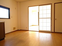 ゼフィランテス　A棟 101 1階3DKのリビング/ダイニング