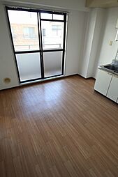 FUKUMI　BLD 303 地下3階3DKのリビング/ダイニング