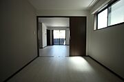 同物件別号室のものです。