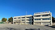 狛江市立和泉小学校まで743m