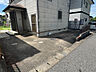 駐車場：車庫は２台（軽自動なら３台）が停めらる嬉しい配置計画