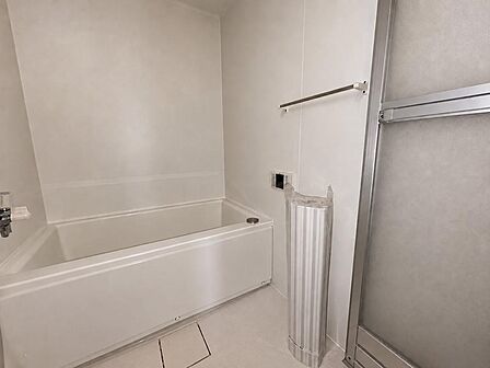 帰宅時間が異なるふたりに便利な追い焚き機能付のお風呂。
