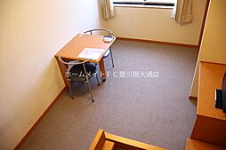 レオパレス成海 2階1Kのリビング/ダイニング