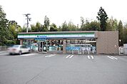 ファミリーマート新城東沖野店 229m