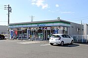 ファミリーマート豊川馬場店 528m