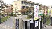 彦根市立平田小学校まで約700m