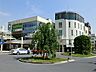 周辺：駅ビルにはスーパーや飲食店、ショッピング施設が充実しています。