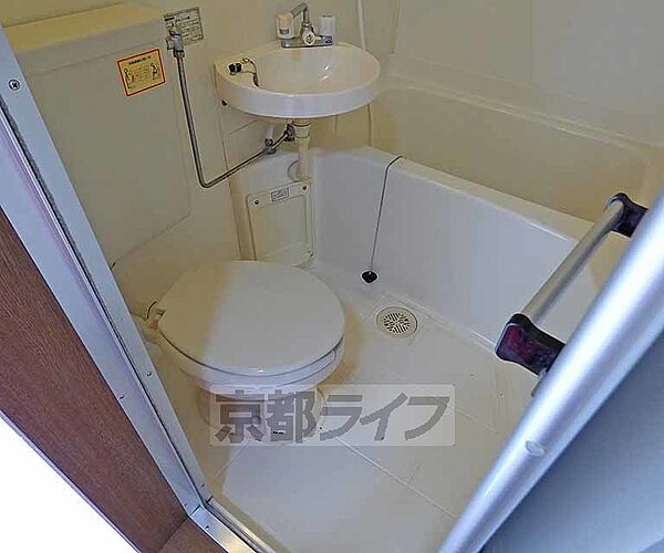 画像12:トイレまわりもスペースがあります。