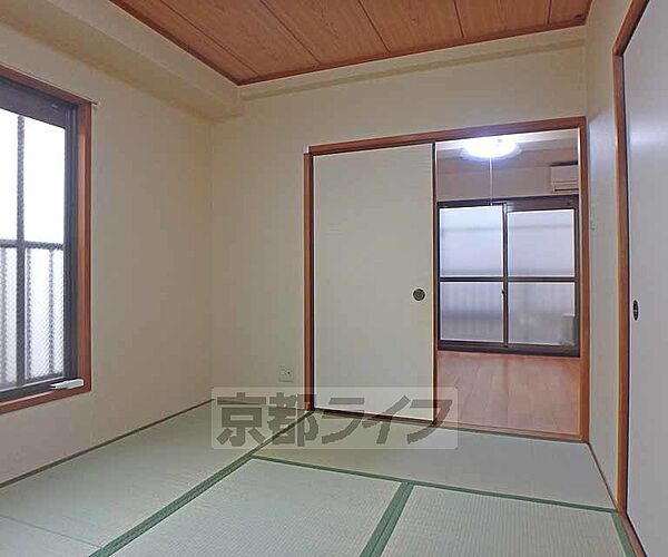 画像15:落ち着きのある和室です。