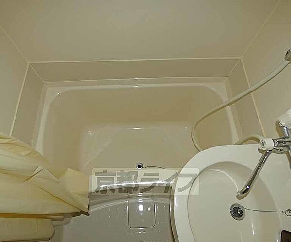 画像14:ユニットバスの浴槽です。