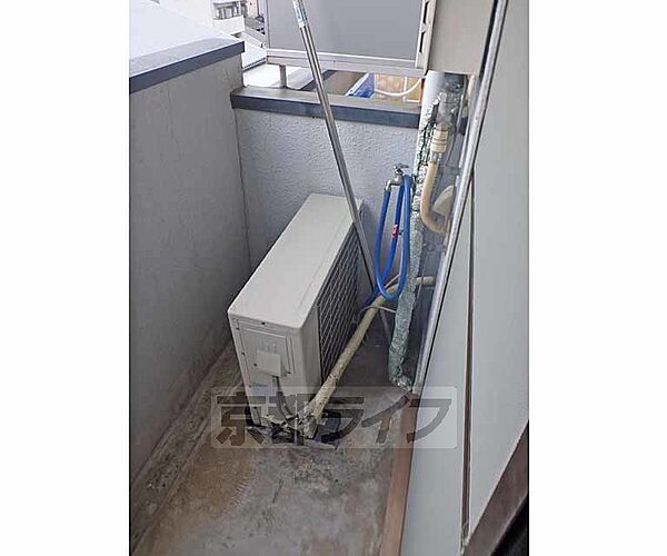 画像28:洗濯機置き場はバルコニーにあります。