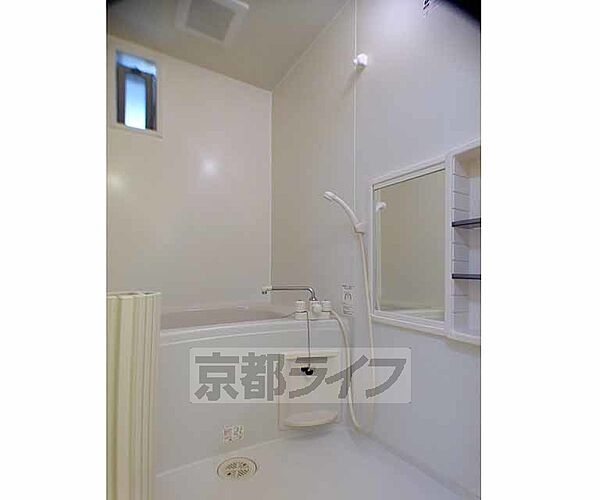 画像16:綺麗でゆとりのある浴室です。