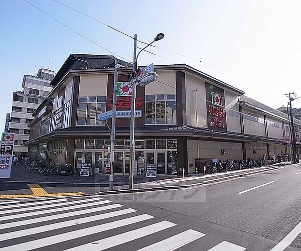 画像24:イズミヤ　堀川丸太町店まで924m 買い物便利なスーパーです