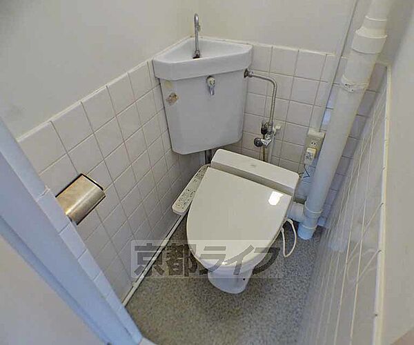 画像7:ウォシュレット機能付きのトイレです。