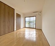 バルコニに面した6．5帖洋室です。