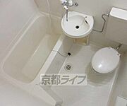 ユニットバスですが広めです・