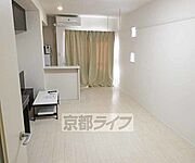 奥行きのあるお部屋です・