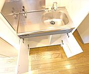 たくさん料理道具が入ります。