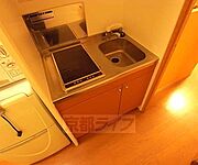 2口ＩＨコンロの付いたキッチンです。