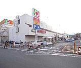 イズミヤ 長岡店まで450m 食料品から衣服まで品揃えがいいです。