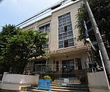 醒泉小学校まで130m 落ち着きある雰囲気の小学校
