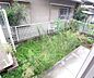 バルコニー：ちょっとした庭みたいな感じです。