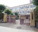 山階小学校まで726m