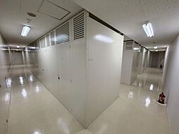 エレベーターや宅配ボックス、トランクルームやオートロックなど共有部充実で、安心してお住まい頂けます