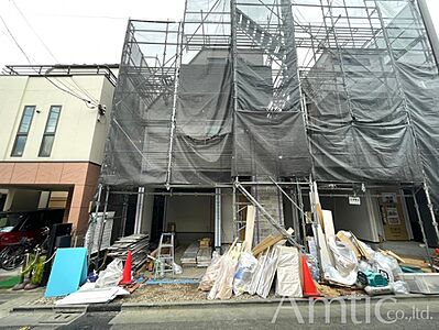 外観：建築中ですモデルハウスのご案内や建物プレゼンテーションも承りますので、お気軽にアムティック杉並支店