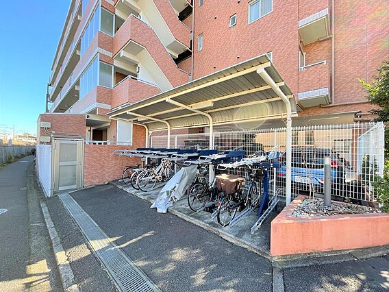 屋根付き駐輪場
