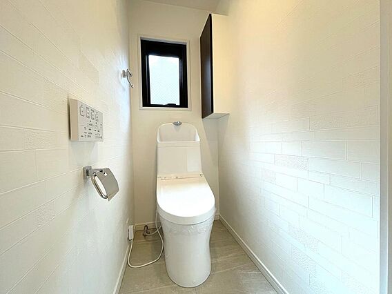 トイレ内の窓か...