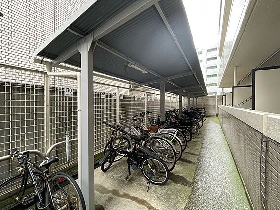 屋根付き駐輪場