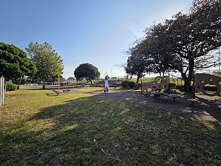 西方公園 徒歩約13分