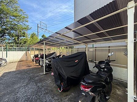 屋根付き駐輪場・バイク置場