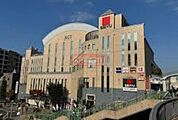西友成増店 徒歩14分。 1050m
