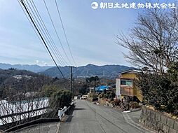 三井　南傾斜で日当たり良好、眼下に津久井の山並みが広がります