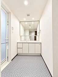 ※画像は実際の室内写真をもとに、現在の家具・調度品を削除しCG合成したもので、実際とは多少異なります。実際には現在ご使用の家具や家電などがあります。