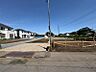 外観：前面道路含む現地外観