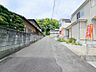 外観：前面道路含む現地外観