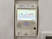 インターホンにはモニターが付いており、訪問者をすぐ確認することができます