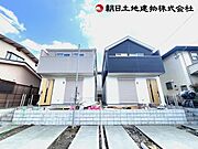 駐車場スペースは広々しております。