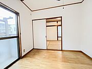 2階の2部屋はつなげて10.5帖で利用も可能