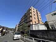 たっぷりの陽光に包まれる明るい住まい