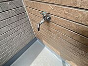 2階バルコニーに設置した水栓でバルコニーのお掃除ができます。