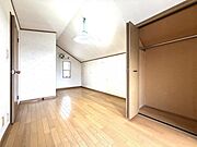 屋根裏もゆったり〜子供部屋、収納部屋としてもご使用いただけます