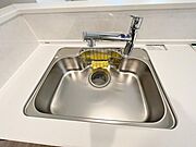 浄水器を内蔵した混合水栓。お料理の際に気軽に浄水が利用いただけます。