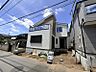 外観：閑静な住宅街に溶け込む落ち着いた雰囲気を創出します。