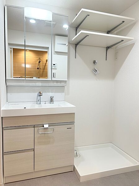 洗面化粧台、洗濯機置き場（施工例）